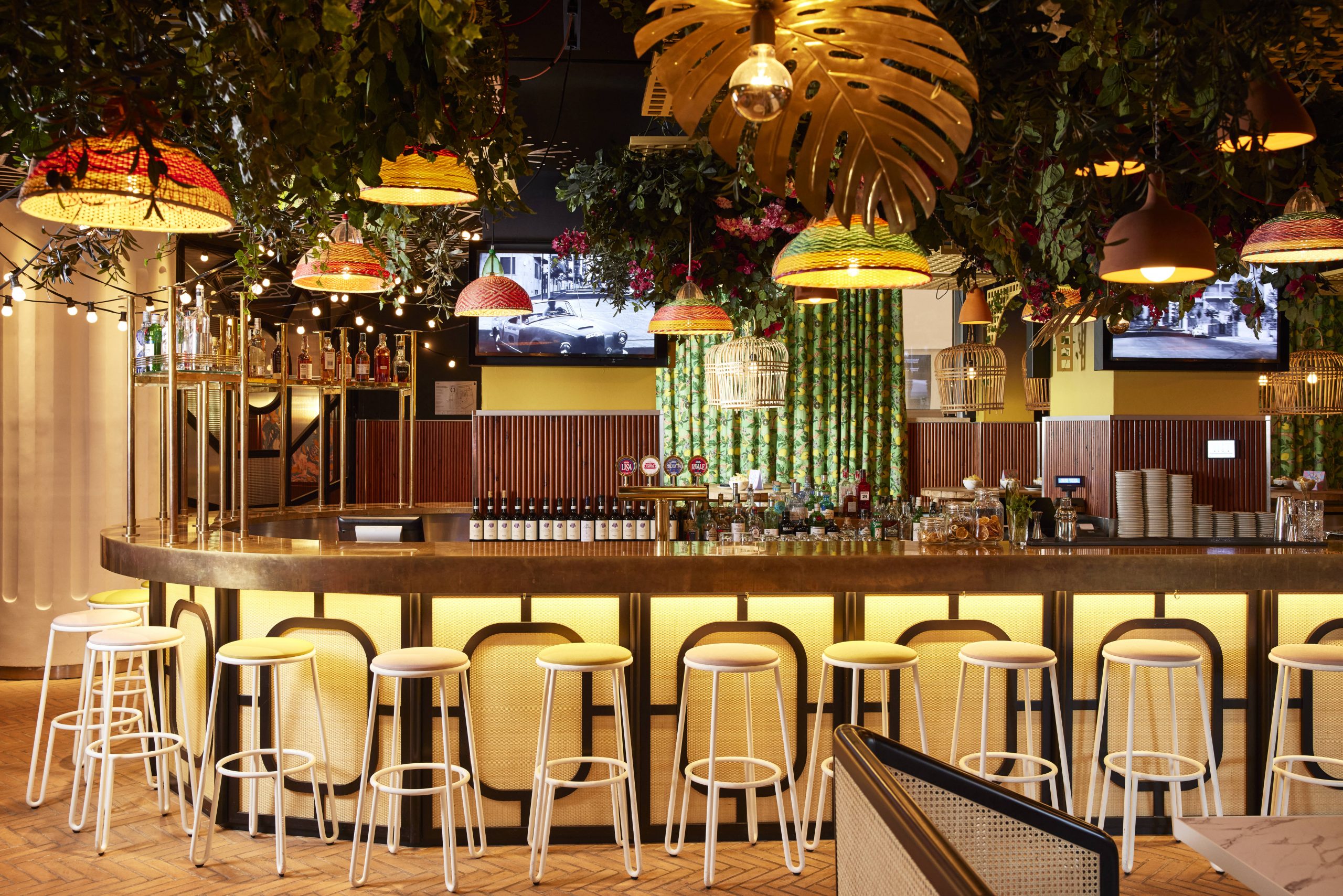 Unique Restaurant & Bar in Roma | Mama Shelter